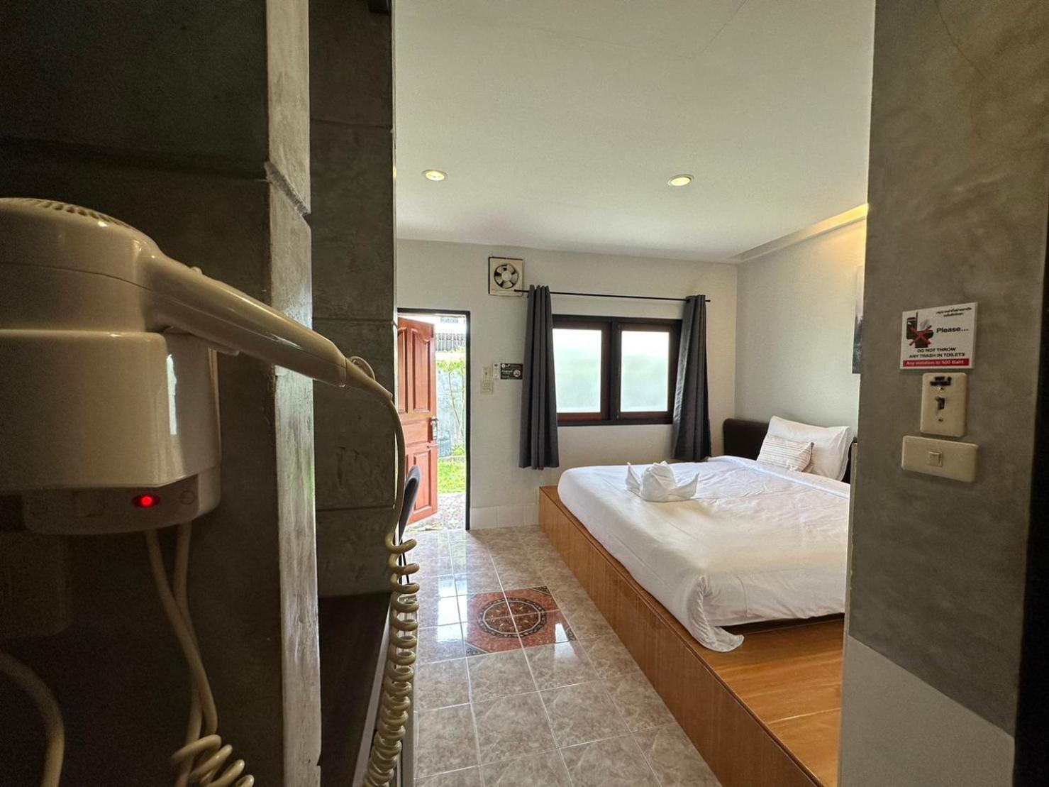 Baan Ma Feung Guesthouse Канчанабури Экстерьер фото