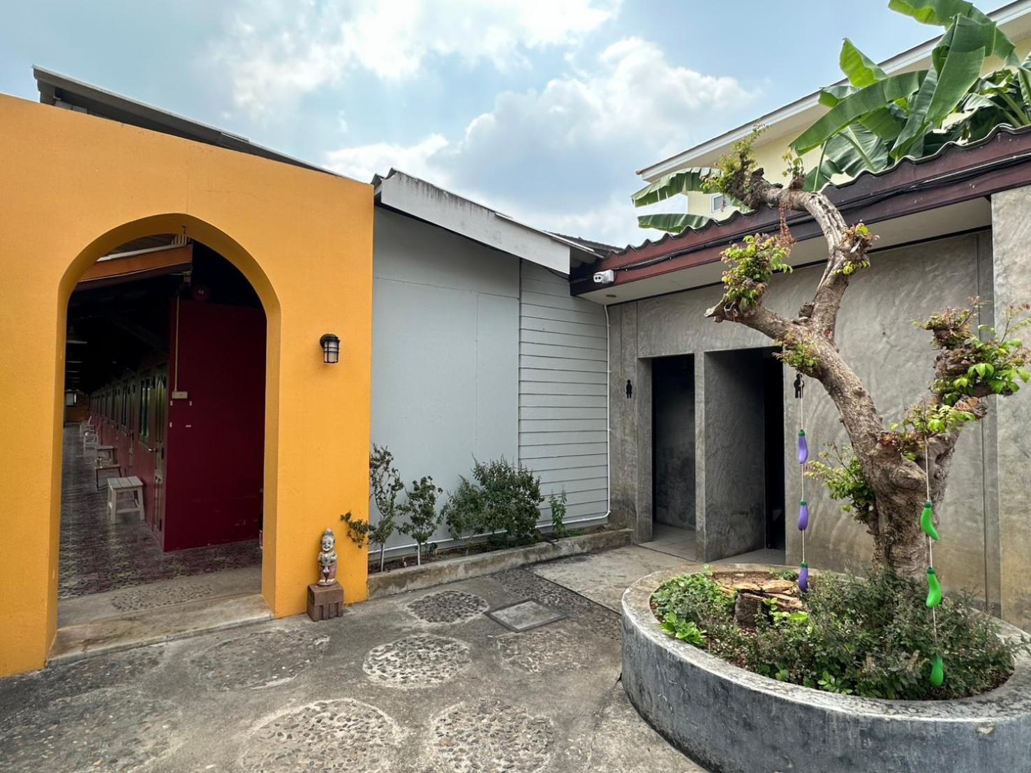 Baan Ma Feung Guesthouse Канчанабури Экстерьер фото