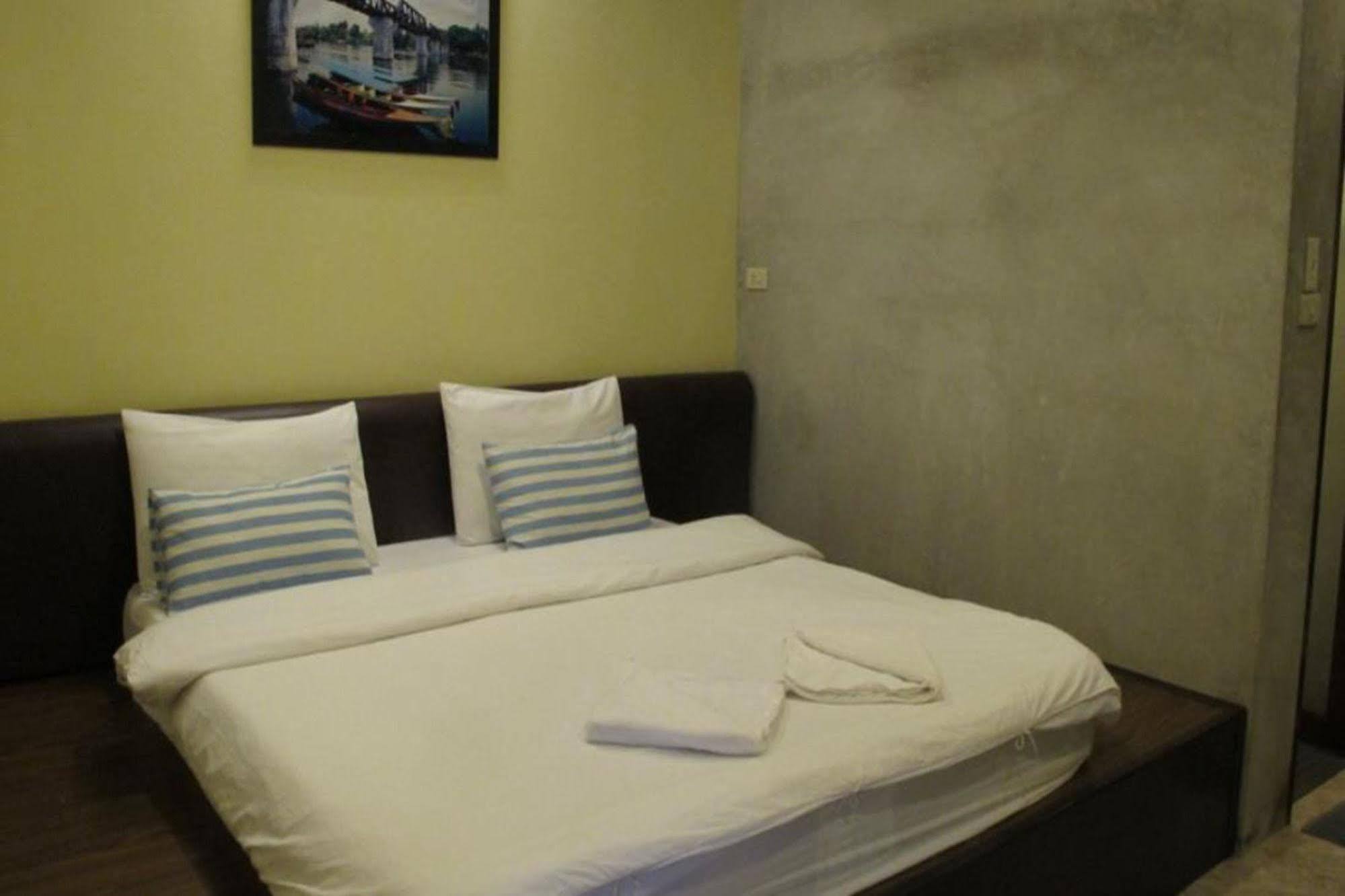 Baan Ma Feung Guesthouse Канчанабури Экстерьер фото